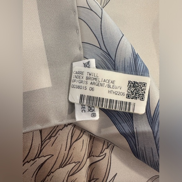 NEW HERMES SILK SCARF SIZE 90 - Picture 3 of 6